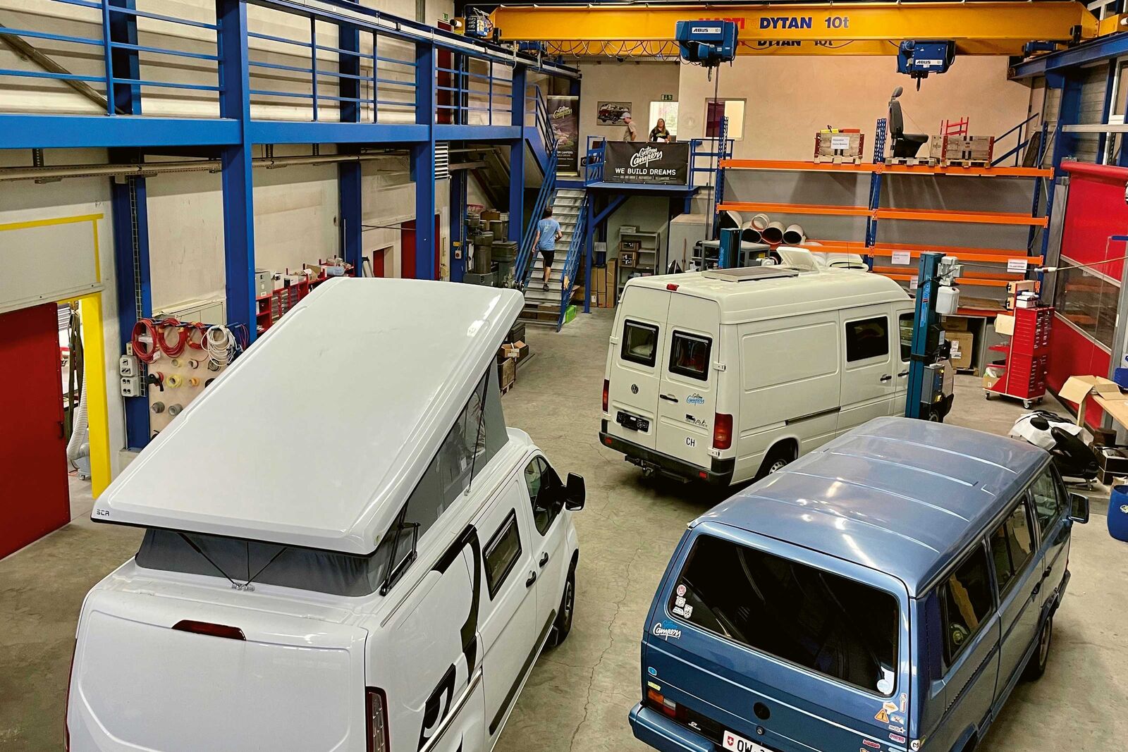 Nach intensiven Umzugs-Wochen ist das Unternehmen Custom Campers GmbH am neuen Standort in Döttingen angekommen und eingerichtet.