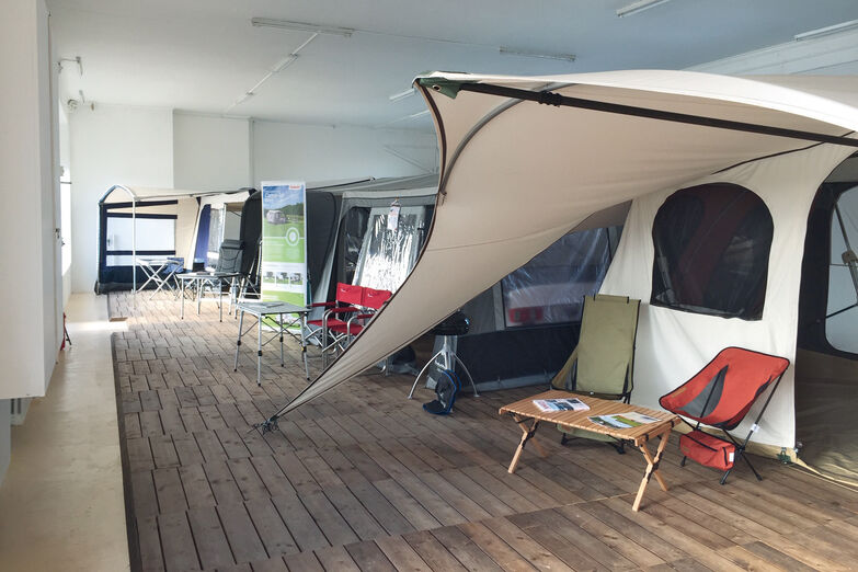 Neuer Showroom von Caravanes Treyvaud SA in Avenches.