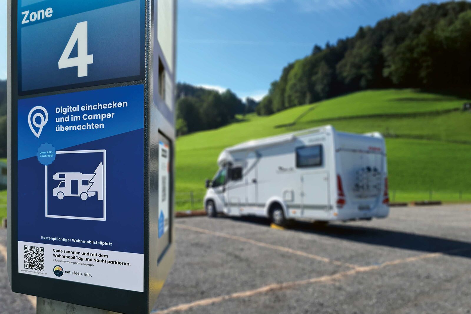 Avec de système de paiement Parkn'Sleep, vous pouvez vous enregistrer numériquement sur l'emplacement et garer votre camping-car jour et nuit.