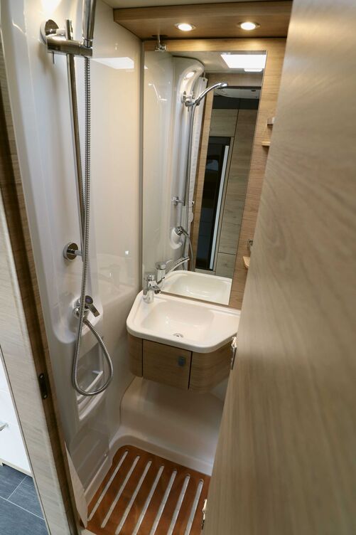 L’espace sanitaires variable de la caravane 550 E est fonctionnel, et dispose de tous les éléments indispensables.