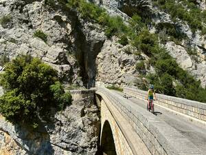 Es lohnt sich, die Fahrräder mitzunehmen, um die schönen Landschaften genussvoll zu erkunden.
