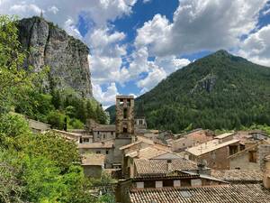 Das Örtchen Castellane mit mehreren Campingplätzen eignet sich als Ausgangsort für die Region.