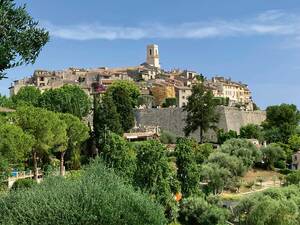 Dans l’arrière-pays de la Côte d’Azur, on trouve des lieux et des petites villes historiques méconnus.