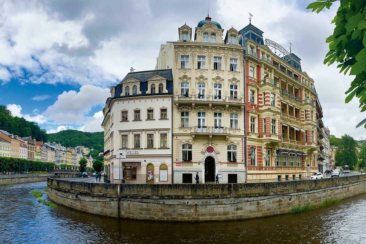 In der Stadt Karlsbad ging einstdie Donaumonarchie zur Kur. In der Altstadt hat sie ihr Flair bewahrt.
