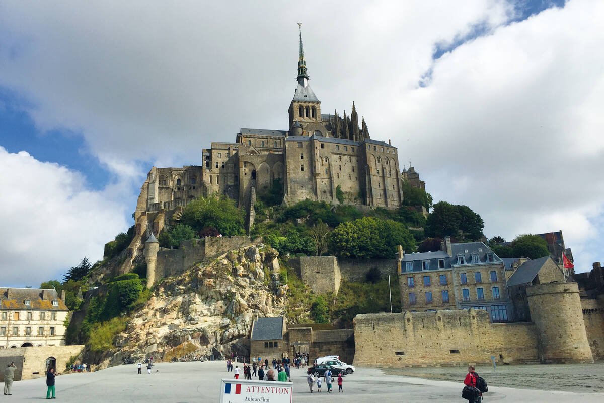 Der Mont-Saint-Michel – das Wunder des Westens zieht jedes Jahr mehr als drei Millionen Besucher an.