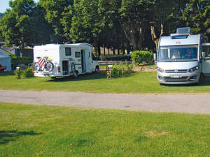 In Savigny-les-Beaunes, auf dem idyllischen Campingplatz am Flüsschen, übernachten wir zu Beginn der Reise wie auch zum Abschluss bei der Heimkehr.