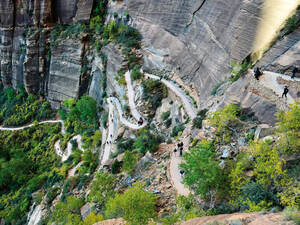 Der Aufstieg über zahlreiche Serpentinen erfordert eine passable Kondition.