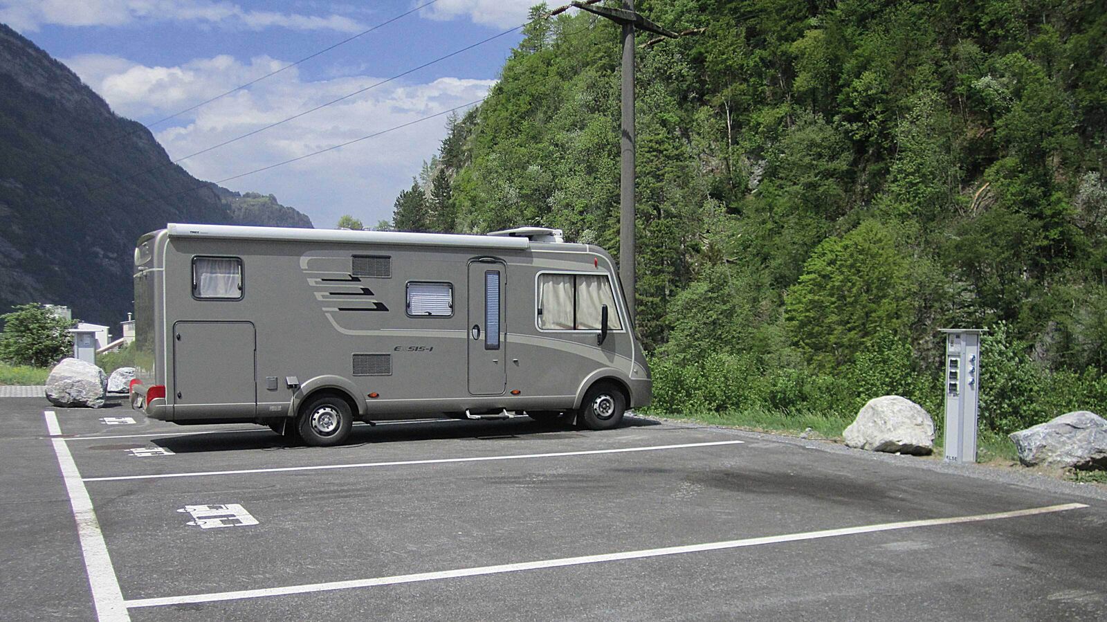 Endroit calme : aire de camping-car Buchholz.