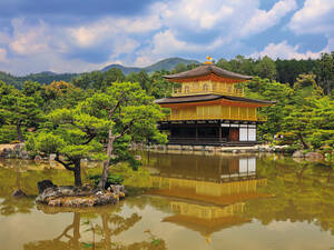 Temples et pagodes, paysages spectaculaires, cascades ensorceleuses, villes aux millions d’habitants dynamiques ou vie rurale pittoresque : le « pays du Soleil levant » offre de multiples facettes fascinantes.