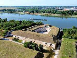 La forteresse de Monostori Erőd à Komárom, construite au XIXe siècle par les Habsbourg pour protéger la frontière du Danube contre les agresseurs venus du nord.