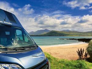 Les plages offrent un espace infini pendant le voyage en Irlande.