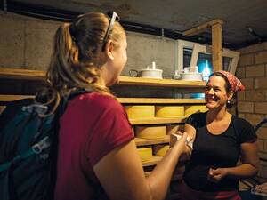 La cave à fromage sur l’alpage de Grat renferme une partie des quelque 200 tonnes de fromages d’alpage qui sont produites chaque année dans le canton d’Uri.