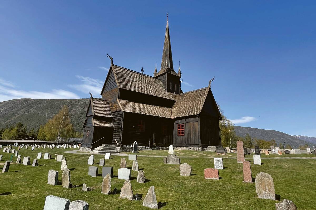 Die in der Mitte des 12. Jahrhunderts gebaute Stabkirche von Lohn ist eine der grössten und ältesten Stabkirchen in Norwegen.