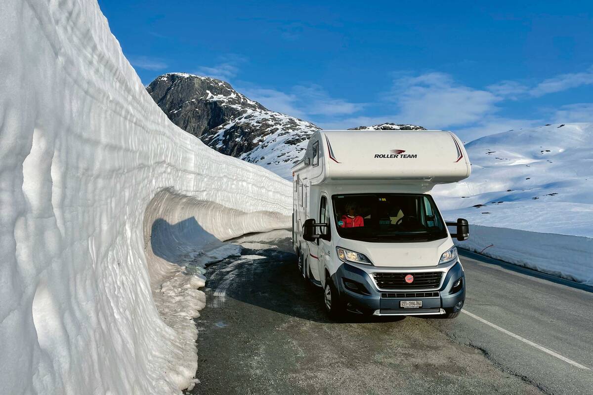 En montagne, il y a encore beaucoup de neige à la fin mai.