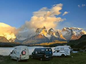 Campingplatz am Lago Pehoé im Torres del Paine Nationalpark in Chile.