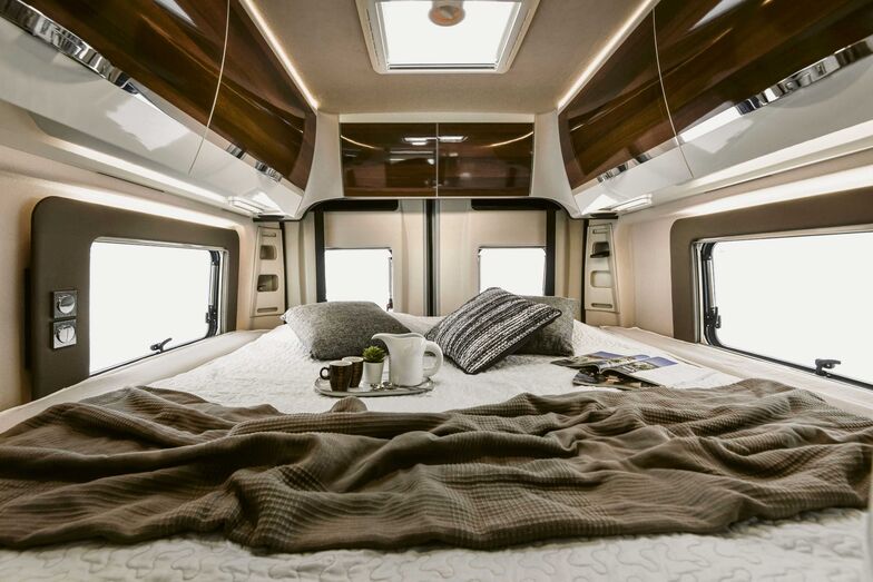 Elektrisch verstellbares Hubbett.