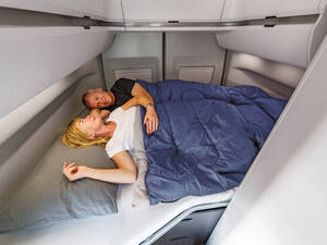 Le Grand California 600 avec lit double transversal.