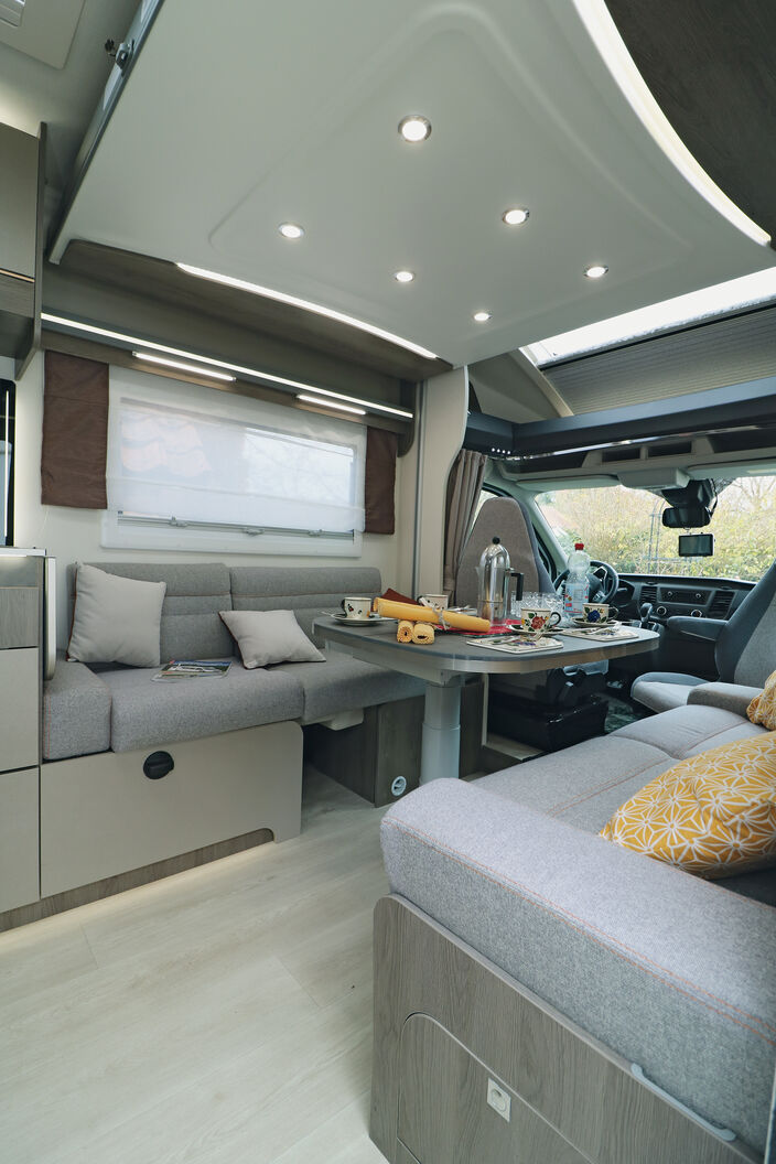 Avec ses banquettes en longueur, le Smart Lounge est spacieux et confortable.