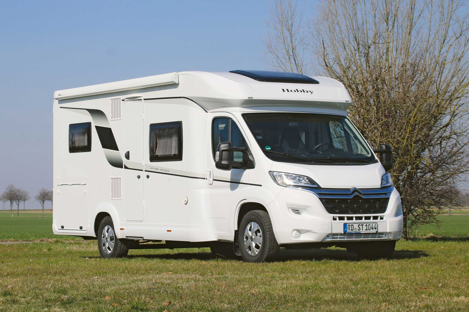 Der Optima Ontour präsentiert sich von allen Seiten mit sportlichen Designapplikationen, was zu einem sehr gefälligen Erscheinungsbild führt.